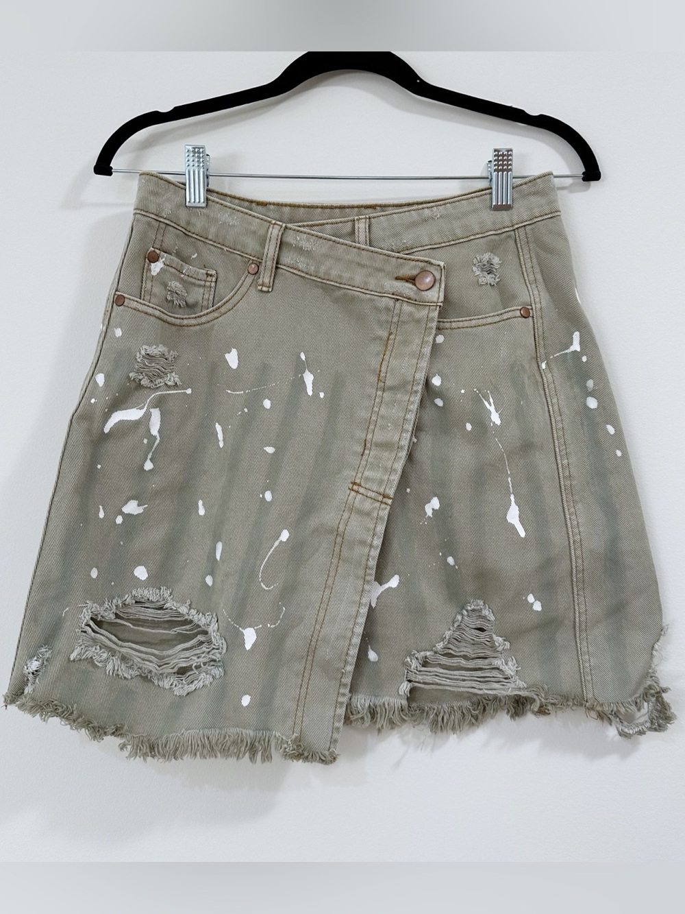NWT Easel Los Angeles Distressed Denim Skirt Khaki Size Medium